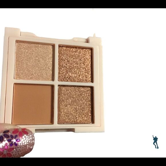 💥💥Eyeshadow 4 neutral colors💥💥  - Picture 2 of 3